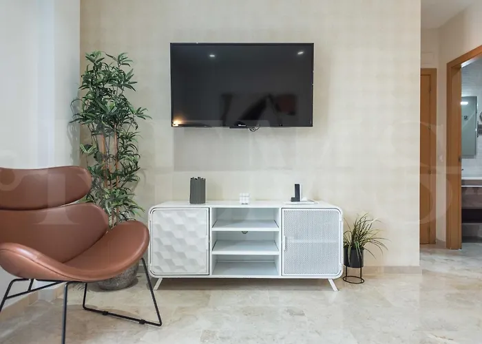 Lovely Duplex With Private Parking Near City Center By Rems